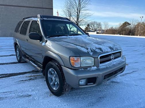 2004 Nissan Pathfinder SE