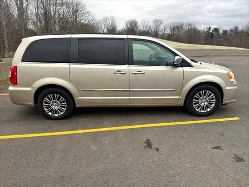 2013 Chrysler Town & Country Touring-L