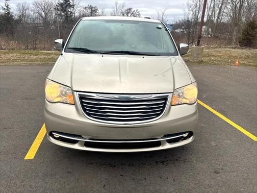 2013 Chrysler Town & Country Touring-L