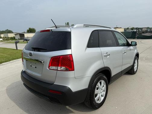 2011 Kia Sorento LX