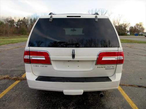 2008 Lincoln Navigator Base