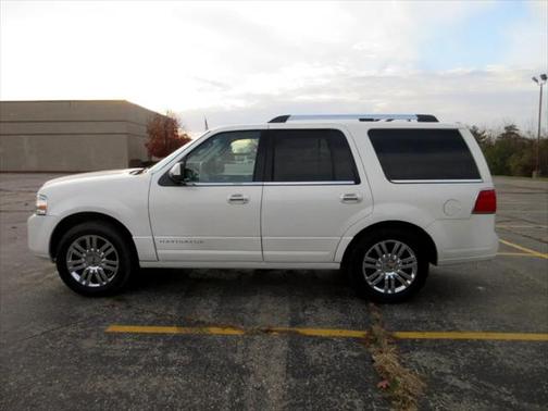2008 Lincoln Navigator Base