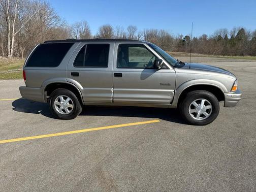 TAN 2001 Oldsmobile Bravada 4dr AWD
