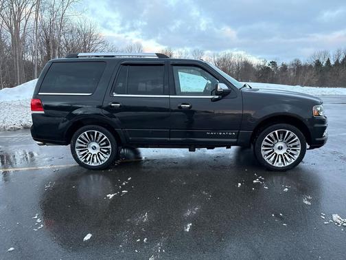 2015 Lincoln Navigator Base