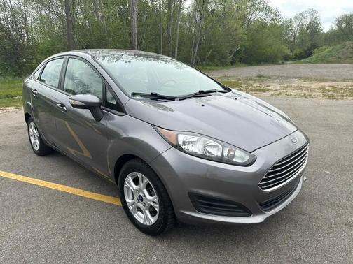 Storm Gray Metallic 2014 Ford Fiesta SE