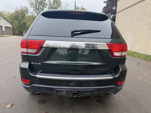 Natural Green Pearlcoat 2011 Jeep Grand Cherokee Overland