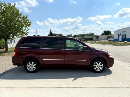 2009 Chrysler Town & Country Touring