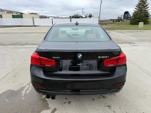 BLACK 2018 BMW 330 xDrive