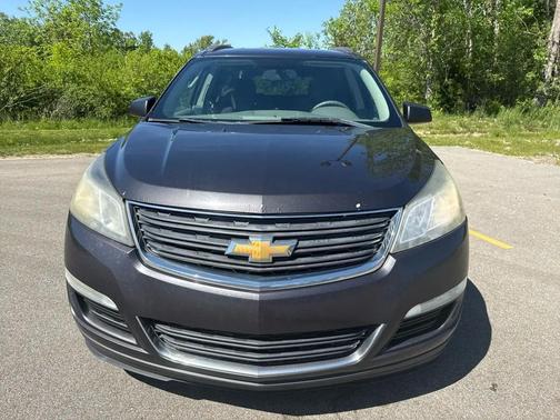 GRAY 2013 Chevrolet Traverse LS