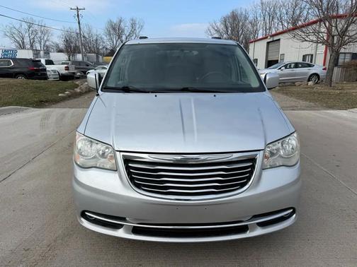 2012 Chrysler Town & Country Touring
