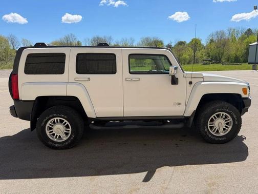 Birch White 2008 Hummer H3 Base