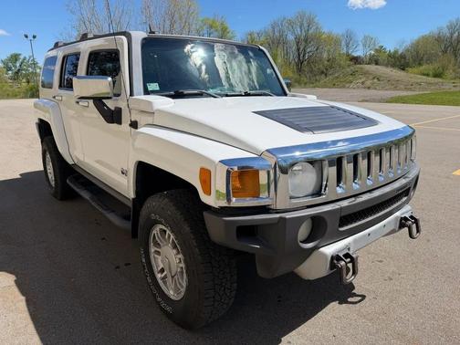 Birch White 2008 Hummer H3 Base