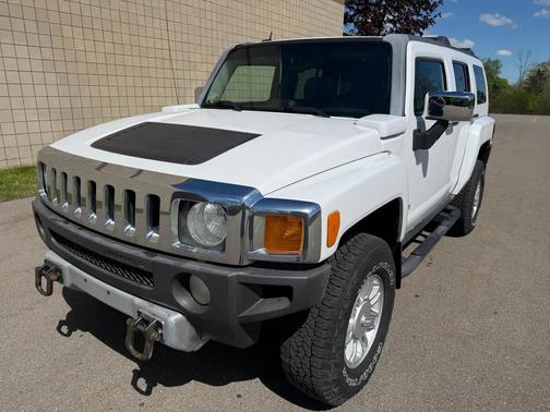 Birch White 2008 Hummer H3 Base