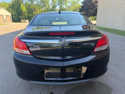 Black Onyx 2011 Buick Regal CXL