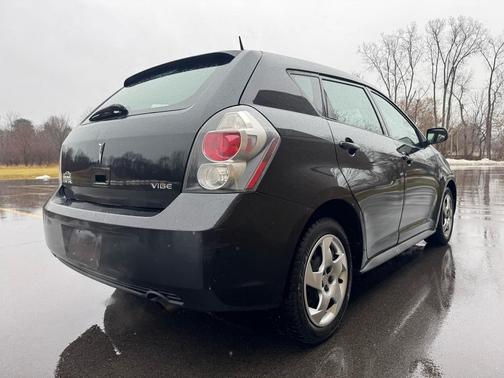 2010 Pontiac Vibe Base