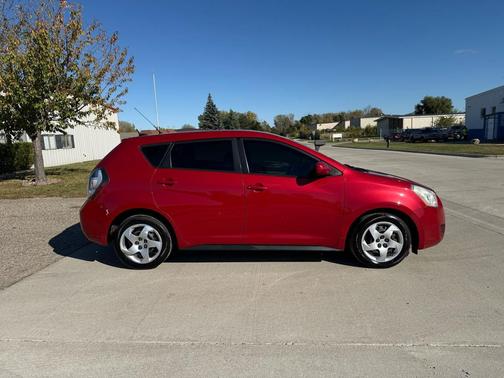 2009 Pontiac Vibe Base