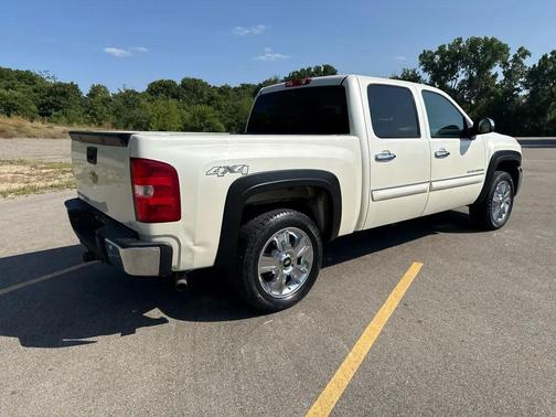 WHITE 2013 Chevrolet Silverado 1500 LT