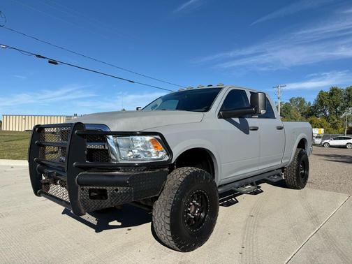 2018 RAM 2500 Tradesman Crew Cab 4x4 6'4' Box