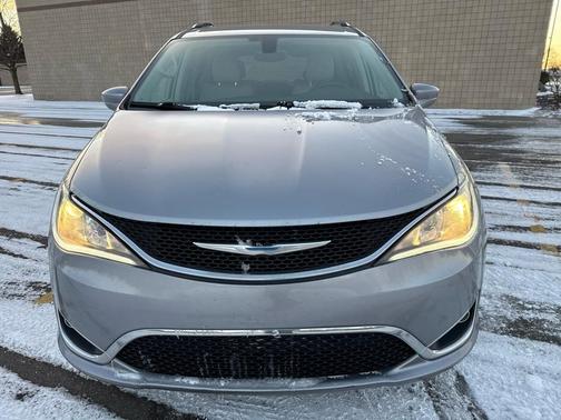 2018 Chrysler Pacifica Touring-L