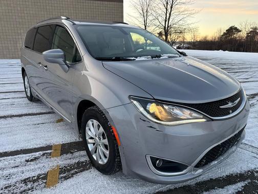 2018 Chrysler Pacifica Touring-L