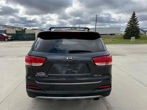 2016 Kia Sorento EX