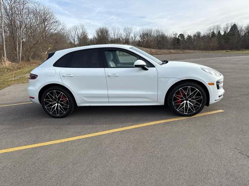 2015 Porsche Macan Turbo