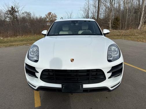 2015 Porsche Macan Turbo
