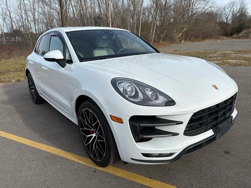 2015 Porsche Macan Turbo