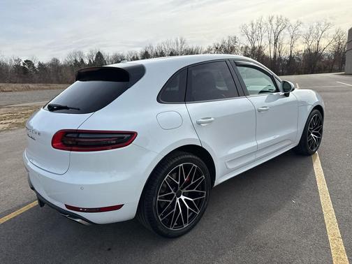 2015 Porsche Macan Turbo