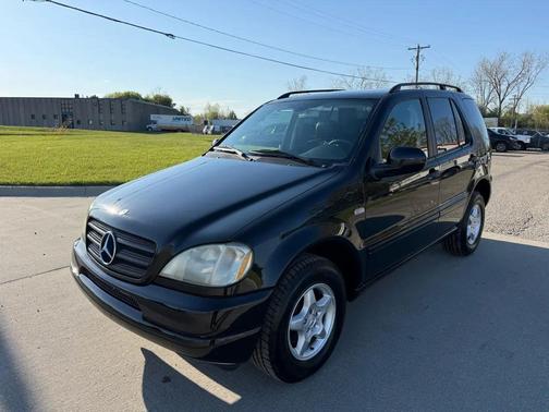 BLACK 2001 Mercedes-Benz M-Class 4dr AWD 3.2L