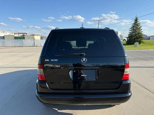 BLACK 2001 Mercedes-Benz M-Class 4dr AWD 3.2L
