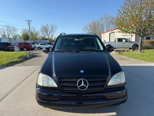 BLACK 2001 Mercedes-Benz M-Class 4dr AWD 3.2L