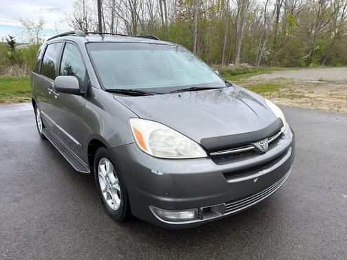 Phantom Gray Pearl 2004 Toyota Sienna XLE