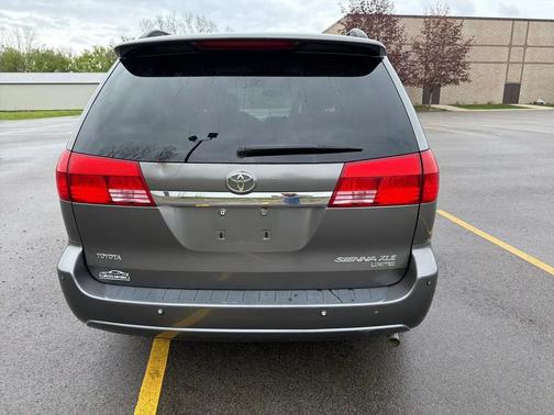 Phantom Gray Pearl 2004 Toyota Sienna XLE
