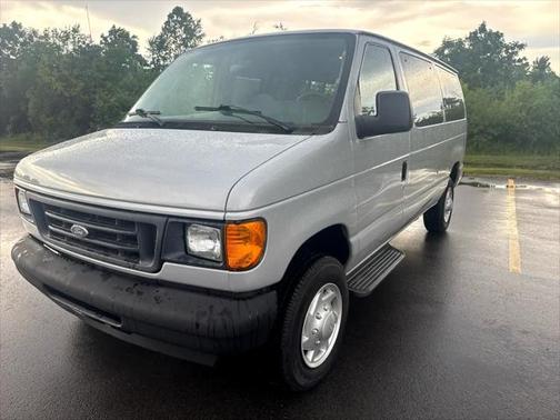 2007 Ford E350 Super Duty XL Wagon