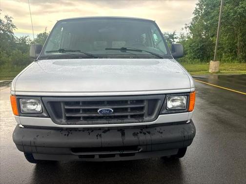 2007 Ford E350 Super Duty XL Wagon