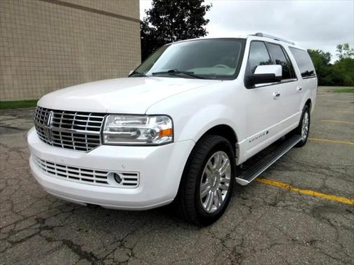 2012 Lincoln Navigator Base