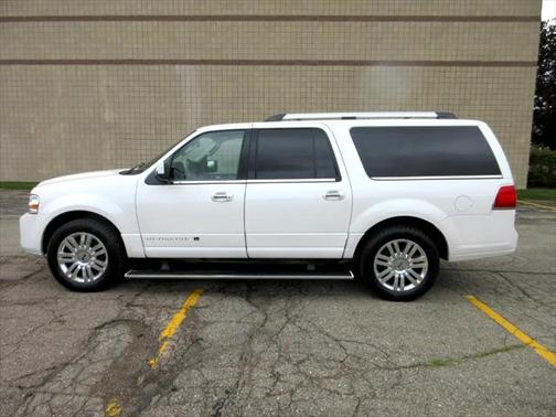2012 Lincoln Navigator Base