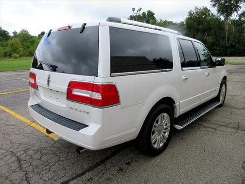 2012 Lincoln Navigator Base