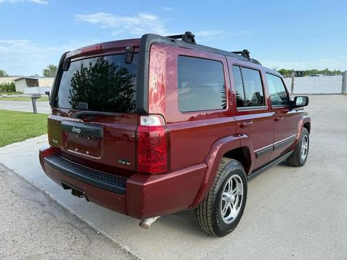 BURGUN 2007 Jeep Commander Sport