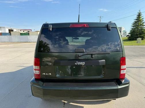 Natural Green Pearlcoat 2011 Jeep Liberty Sport