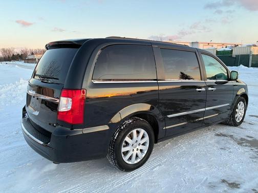 2012 Chrysler Town & Country Touring-L