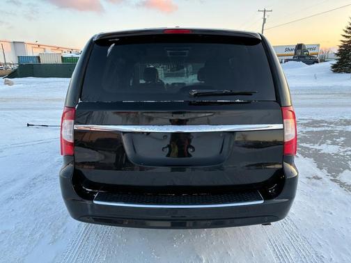 2012 Chrysler Town & Country Touring-L