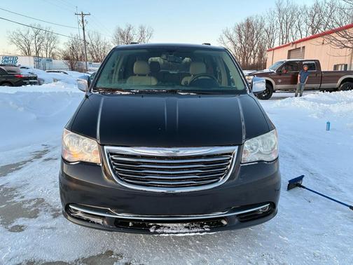 2012 Chrysler Town & Country Touring-L