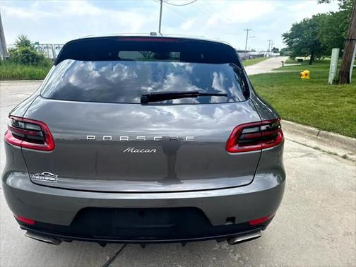 2018 Porsche Macan Base