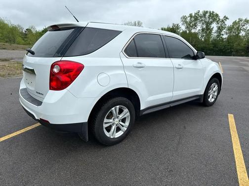 Summit White 2011 Chevrolet Equinox LS