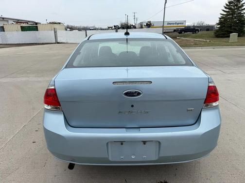 BLUE 2009 Ford Focus SE