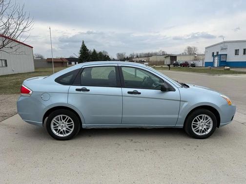 BLUE 2009 Ford Focus SE