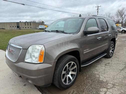 BROWN 2011 GMC Yukon Denali