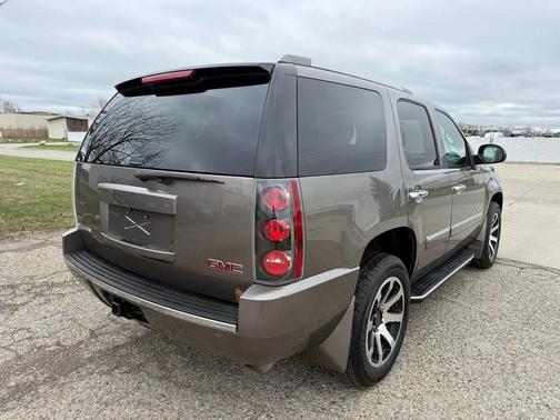 BROWN 2011 GMC Yukon Denali